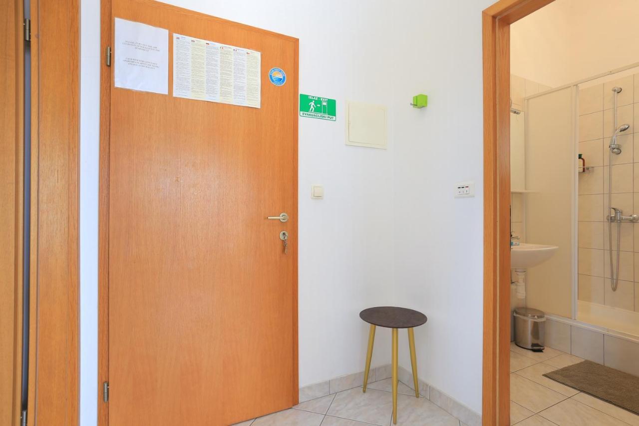 Apartments With A Parking Space Sumpetar, Omis - 11798 Jesenice  Esterno foto